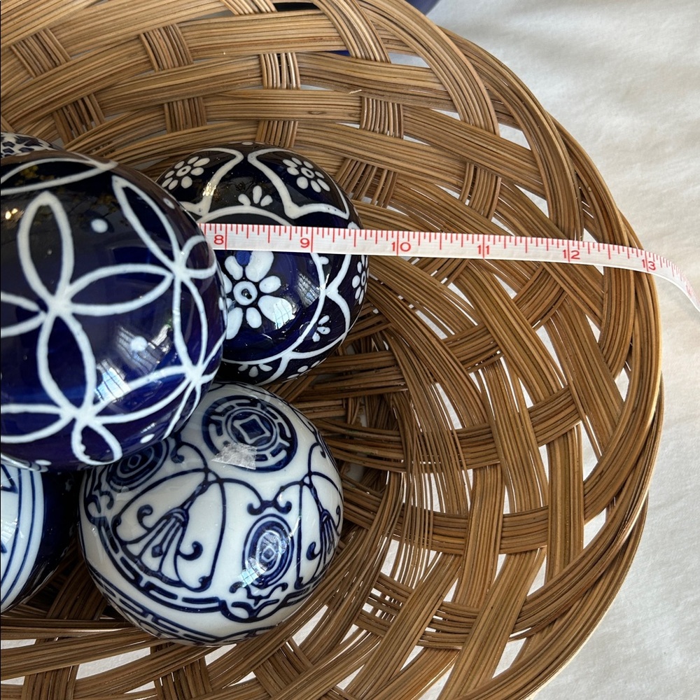 Home Decor 5 spheres in basket Ceramic Chinoiserie Orbs Cobalt blue table decor - Picture 6 of 6